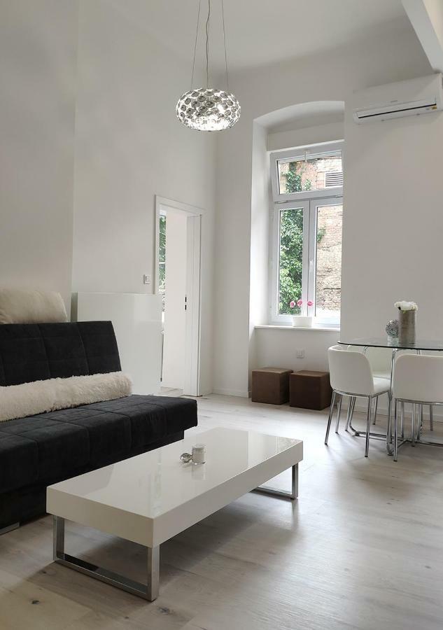 Luxurios And Historic Apartment "Shine" - Right On The Main Square Zagreb Exterior foto